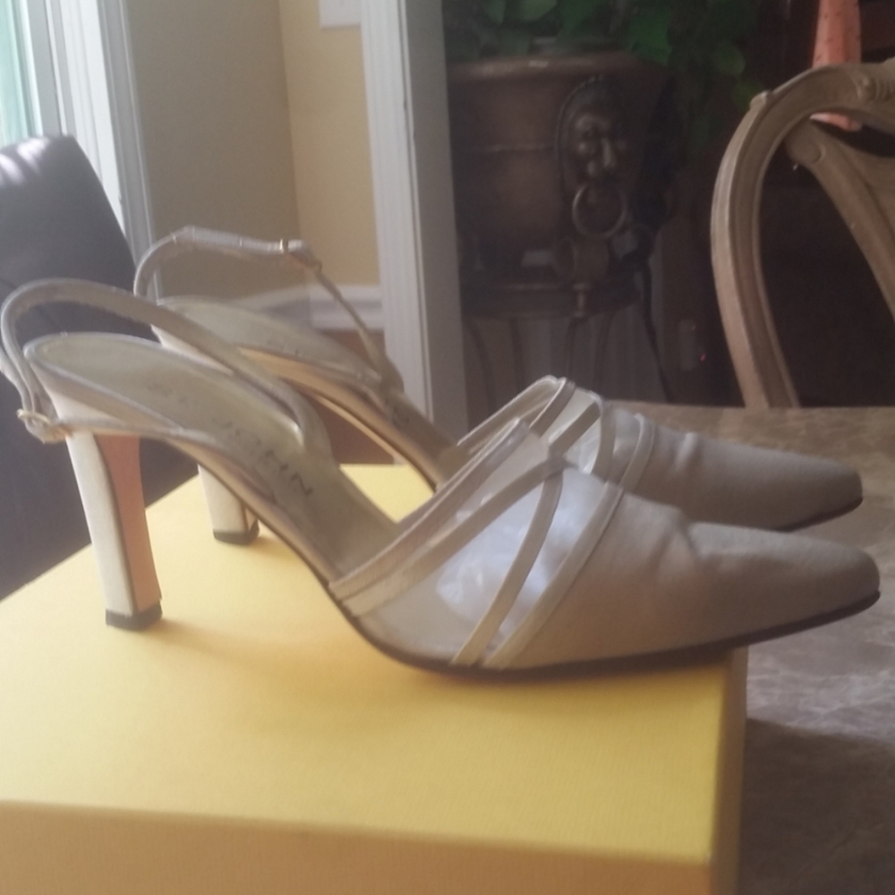 ST. JOHNS SHOES.